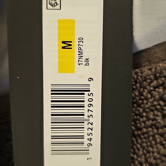 NWT Kenneth Cole Women's Quilted Black Packable Puffer Jacket w Hood Medium - Picture 11 of 14